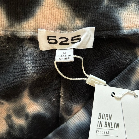 NWT, 525 America Womens High Rise Tye Dye Quartz Multi Shorts Pink/Black, Medium - Picture 3 of 8